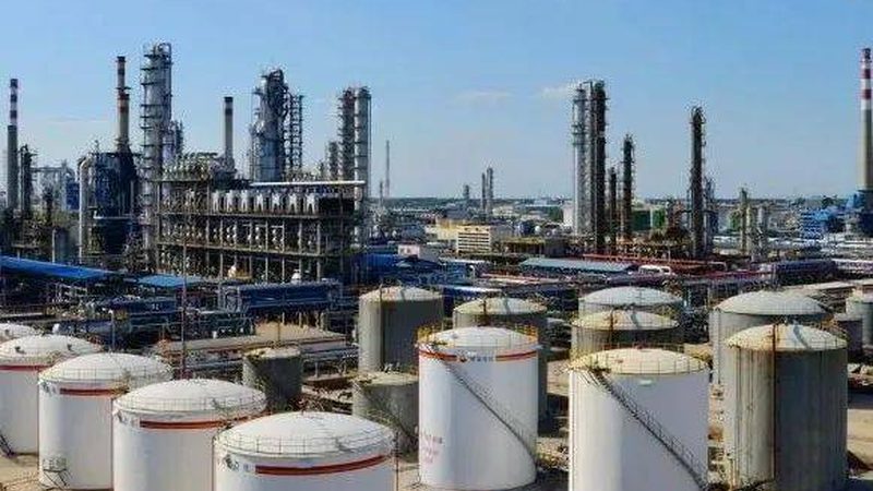 高分子材料与金属材料：一吨价格几何？揭秘价格背后的因素**